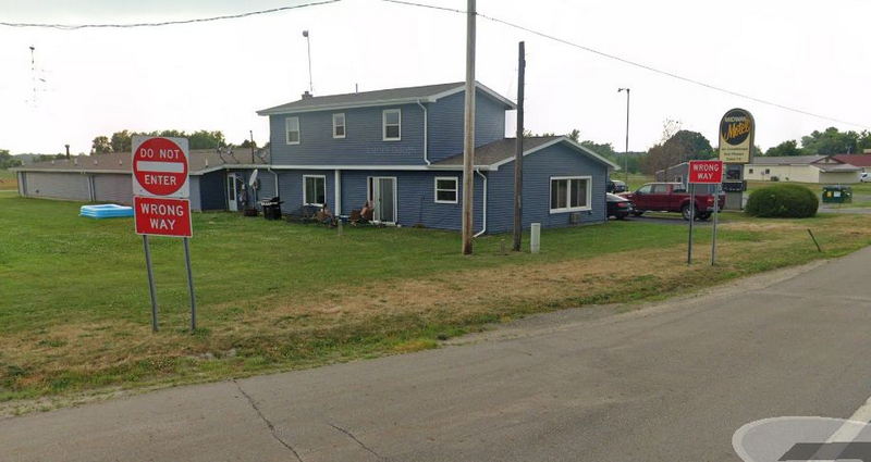 Midway Motel (Mid-Way Motel) - Web Listing (newer photo)